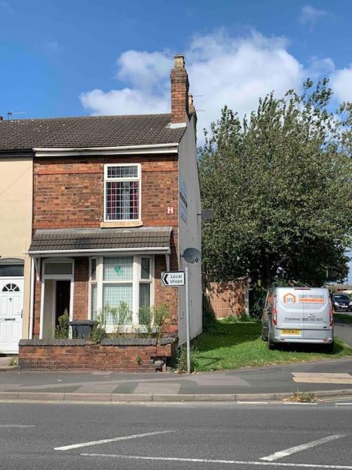Wv1 Budget Contractor Stays- 5 Beds - Discounts Ok Wolverhampton Exterior foto